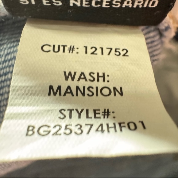 BCBGeneration Mega Cuff Wide Leg Jeans Size 30 Denim Casual - Picture 10 of 11